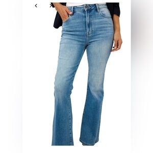 Hidden  High Rise Flare Jeans size 29